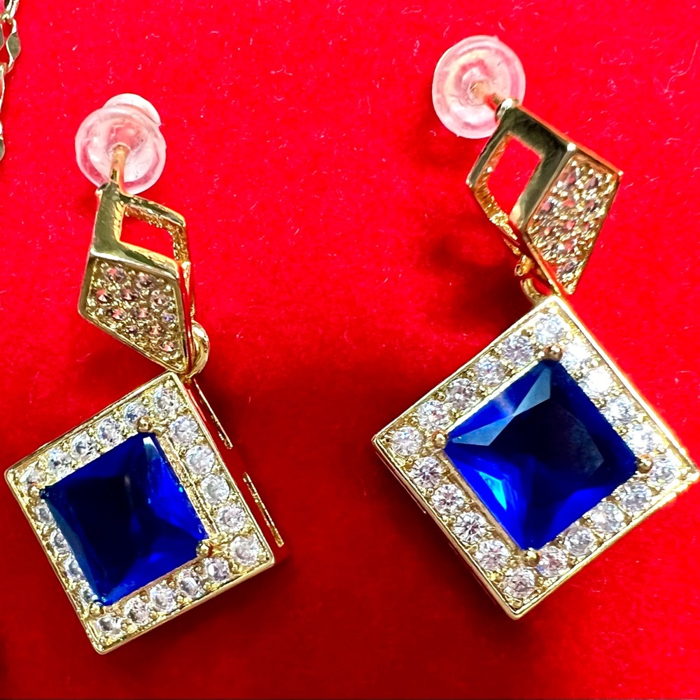 Elegant Blue and Gold Earrings and necklace